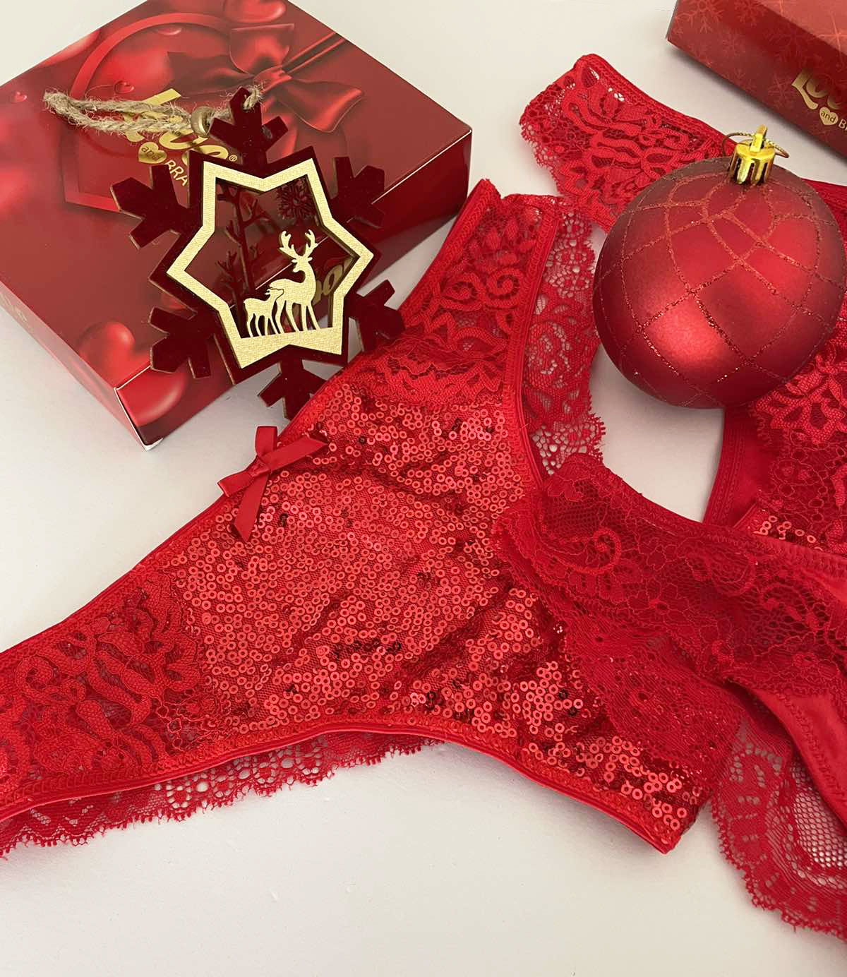 Червена бразилиана с пайети Love and Bra 31828